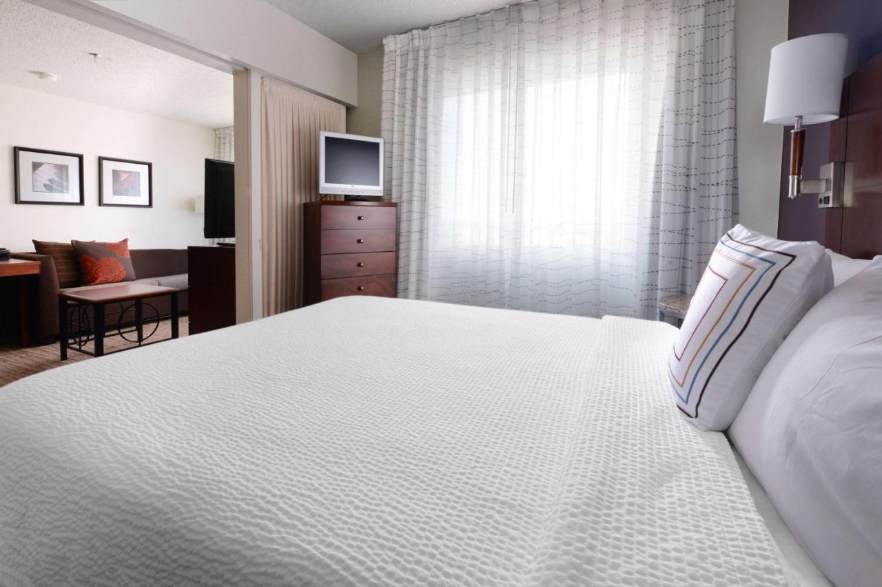 โซเนสตา อีเอส สวีท ดัลลัส เซนทรัล เอ็กซ์เพรสเวย์ Hotel ภายนอก รูปภาพ